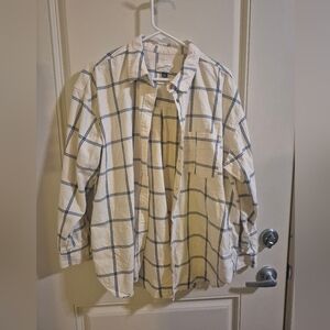 Universal Threads Plaid Button-Up Shirt